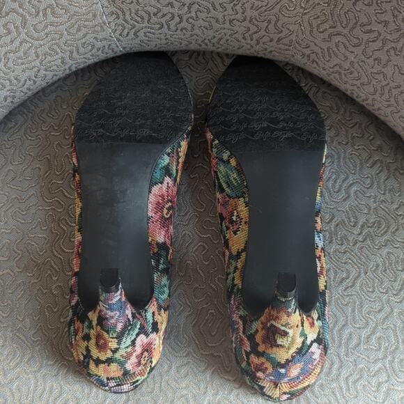 EUC Soft Style Floral Pumps, 10 - Picture 7 of 8